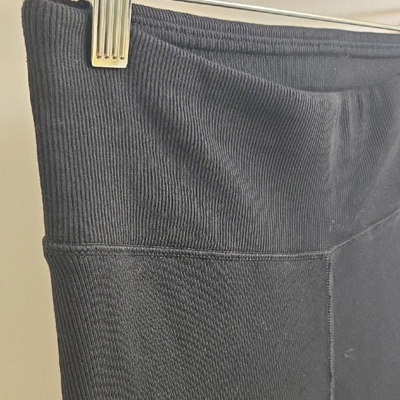 Pact Organic Cotton Ribbed Straight Leg Leggings, Black, Size L - Picture 4 of 9